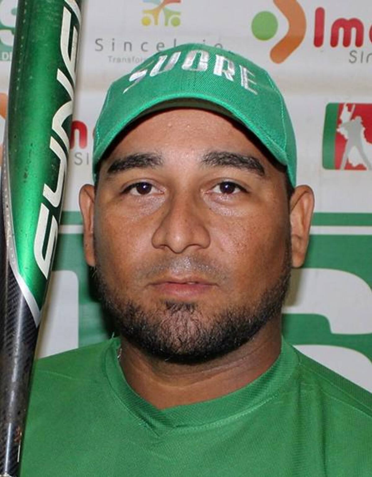 Abel Salazar, manager equipo femenino.