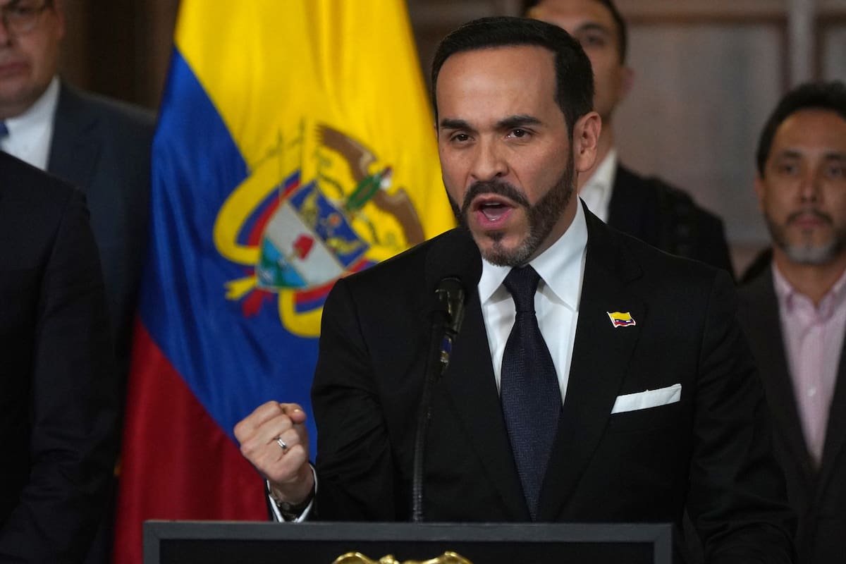 Golpe a la diplomacia de Petro: Abelardo de la Espriella destituye a cinco embajadores