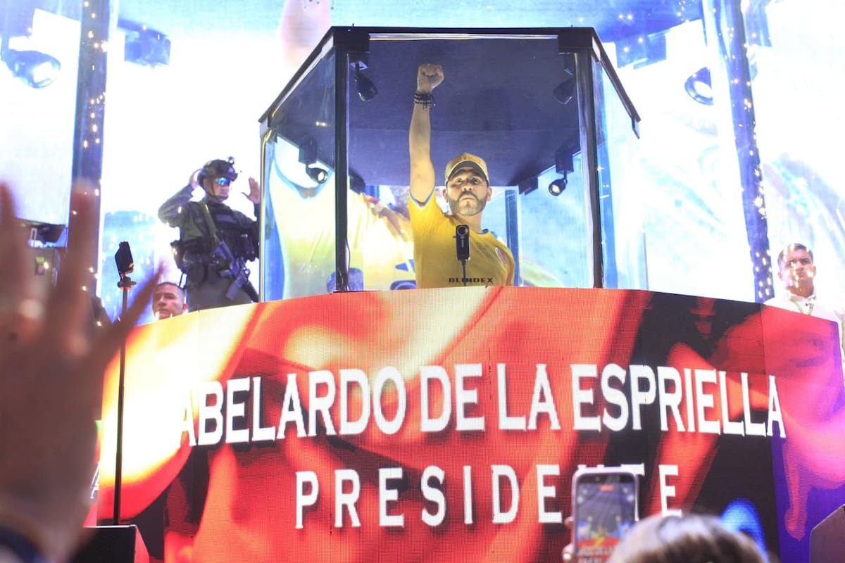 Abelardo podrá seguir usando camiseta de la Selección en campaña: levantan prohibición