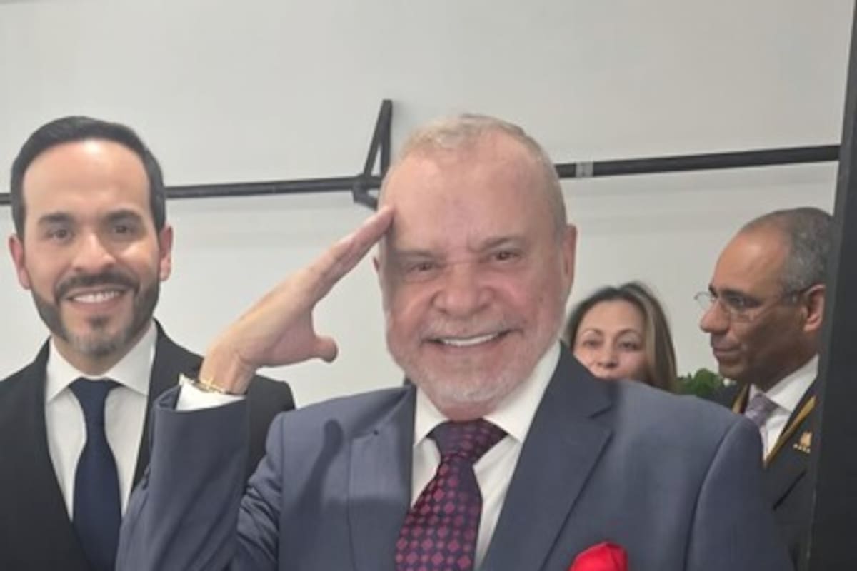 Abelardo de la Espriella llega a Bogotá por operación de su padre
