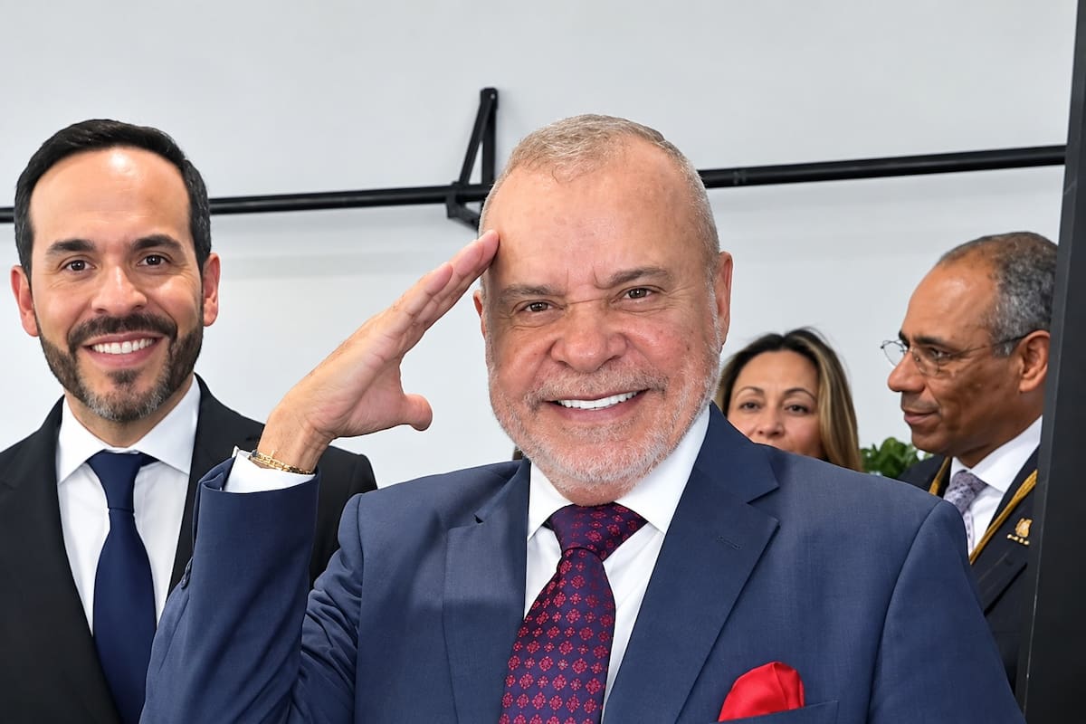 Abelardo de la Espriella llega a Bogotá por operación de su padre