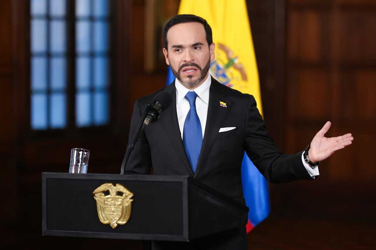 Abelardo de la Espriella reporta 105 extradiciones en más de 50 días de Gobierno