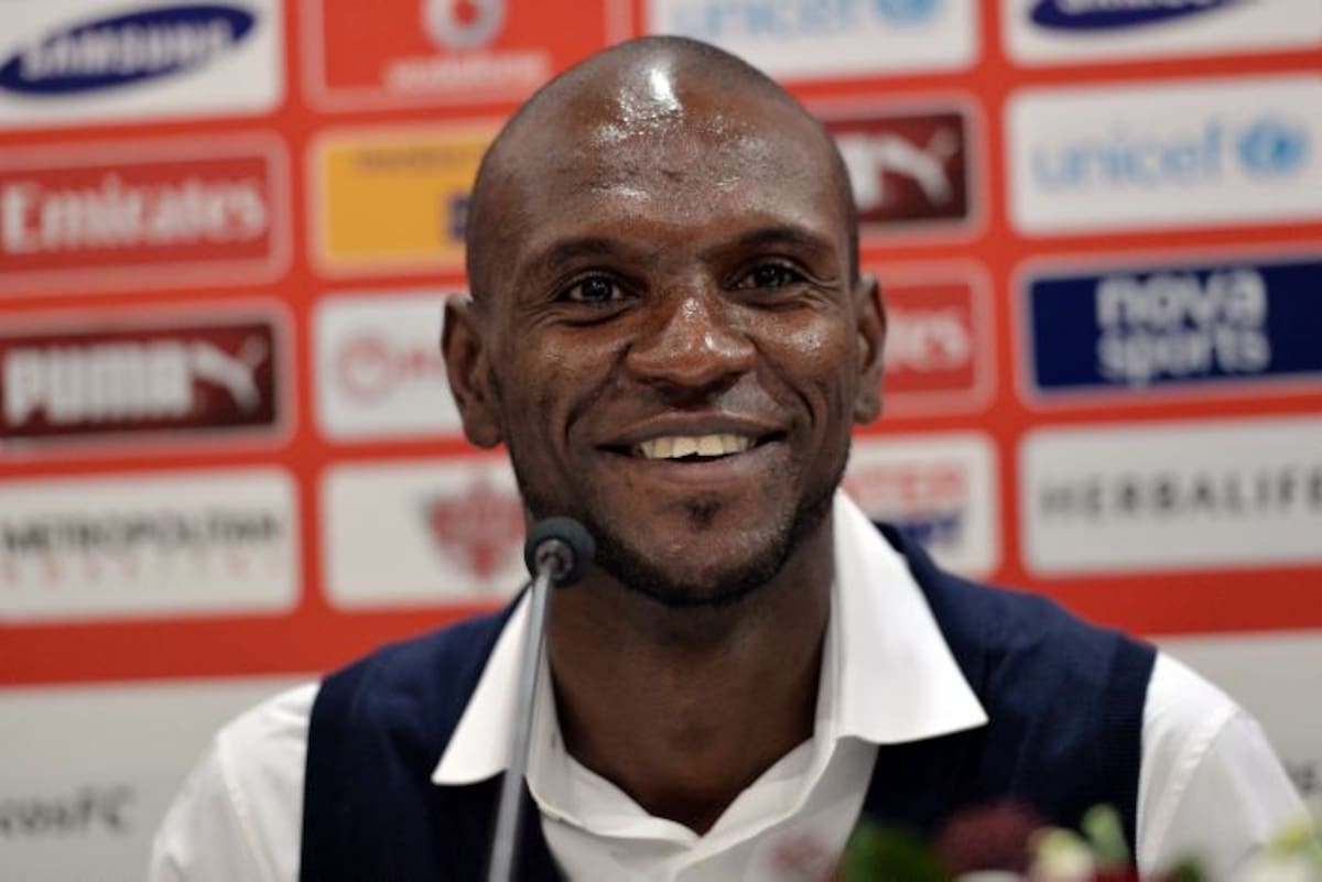 El exjugadror del Barcelona, Eric Abidal, dijo que el Barca puede ganar el triplete pero que será difícil. AFP LOUISA GOULIAMAKI