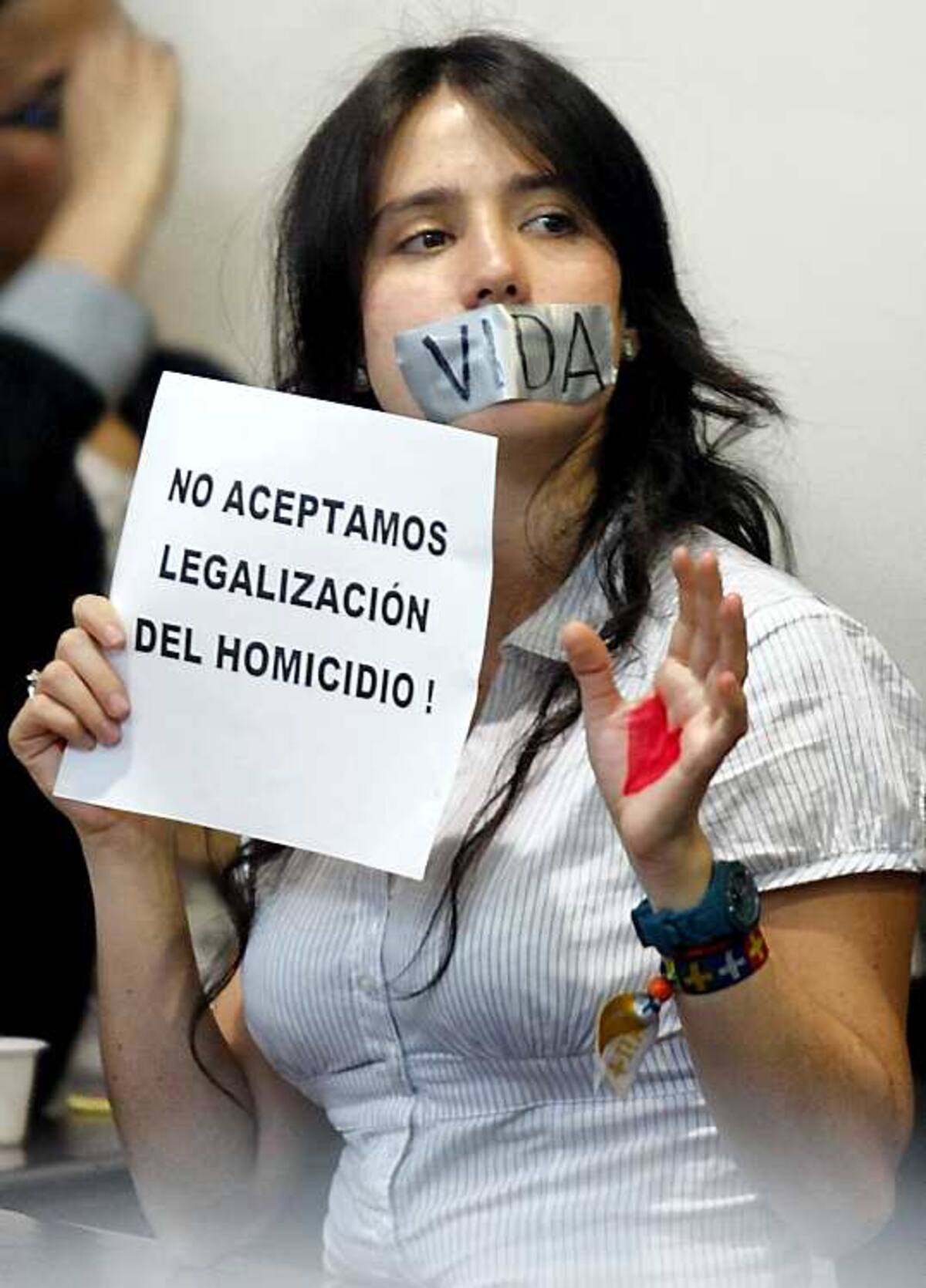 La Comisión I del Senado le cerró el paso legislativo a la reforma constitucional que buscaba prohibir en todos sus formas al aborto, con el argumento de defender la vida. COLPRENSA