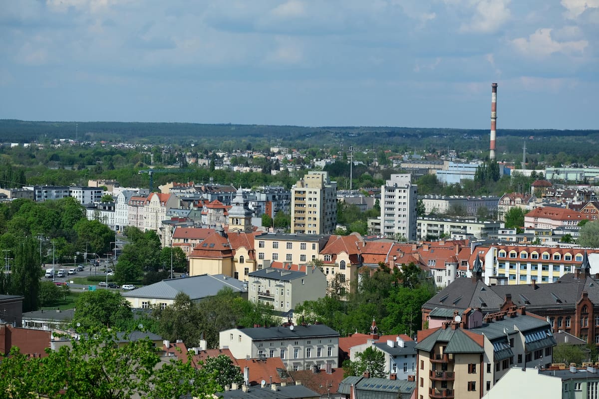 Abren 800 vacantes en Polonia para colombianos: requisitos y salarios