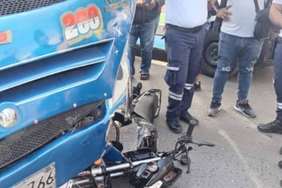 “Omitió una señal de tránsito”, Jean Pier Adarraga chocó contra una buseta y falleció