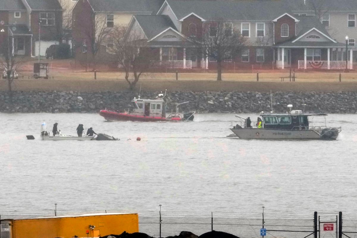 Restringen vuelos de helicópteros cerca de aeropuerto de Washington