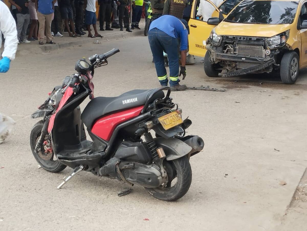 Amparo se dirigía precisamente a laborar cuando un fuerte accidente de tránsito truncó todos esos sueños de ella y su familia.