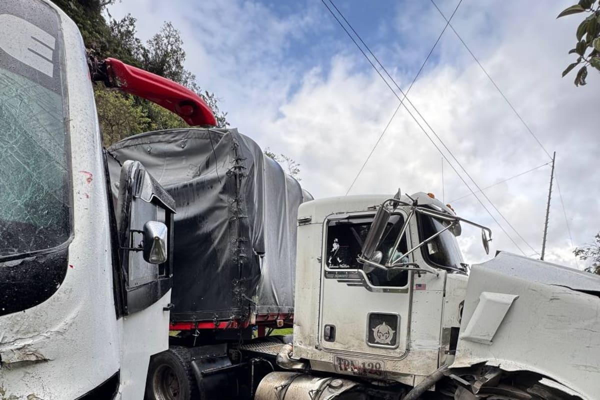Camión que venía a Cartagena chocó con un bus intermunicipal: hay 4 heridos