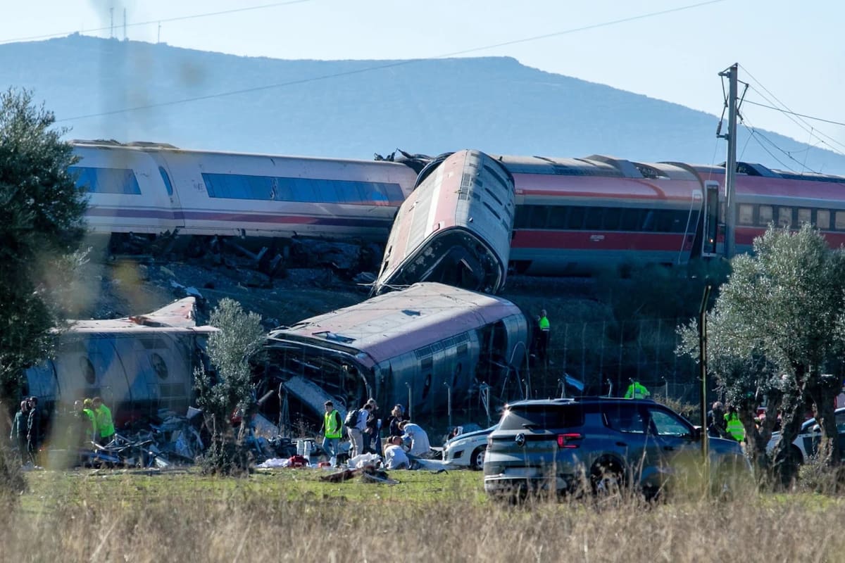 Accidente de trenes en España deja al menos 50 fallecidos y decenas de heridos