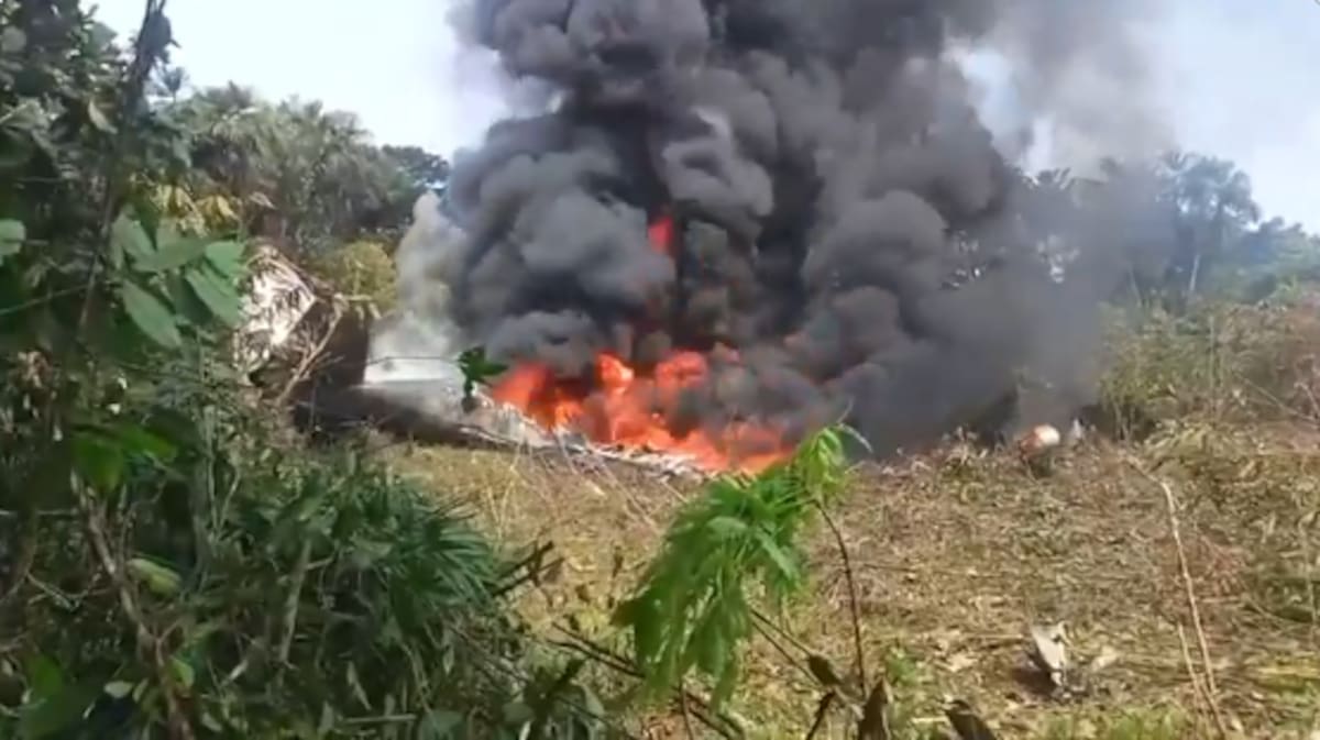 Sube a 66 la cifra de muertos por accidente de avión FAC. // Foto: Captura de video.