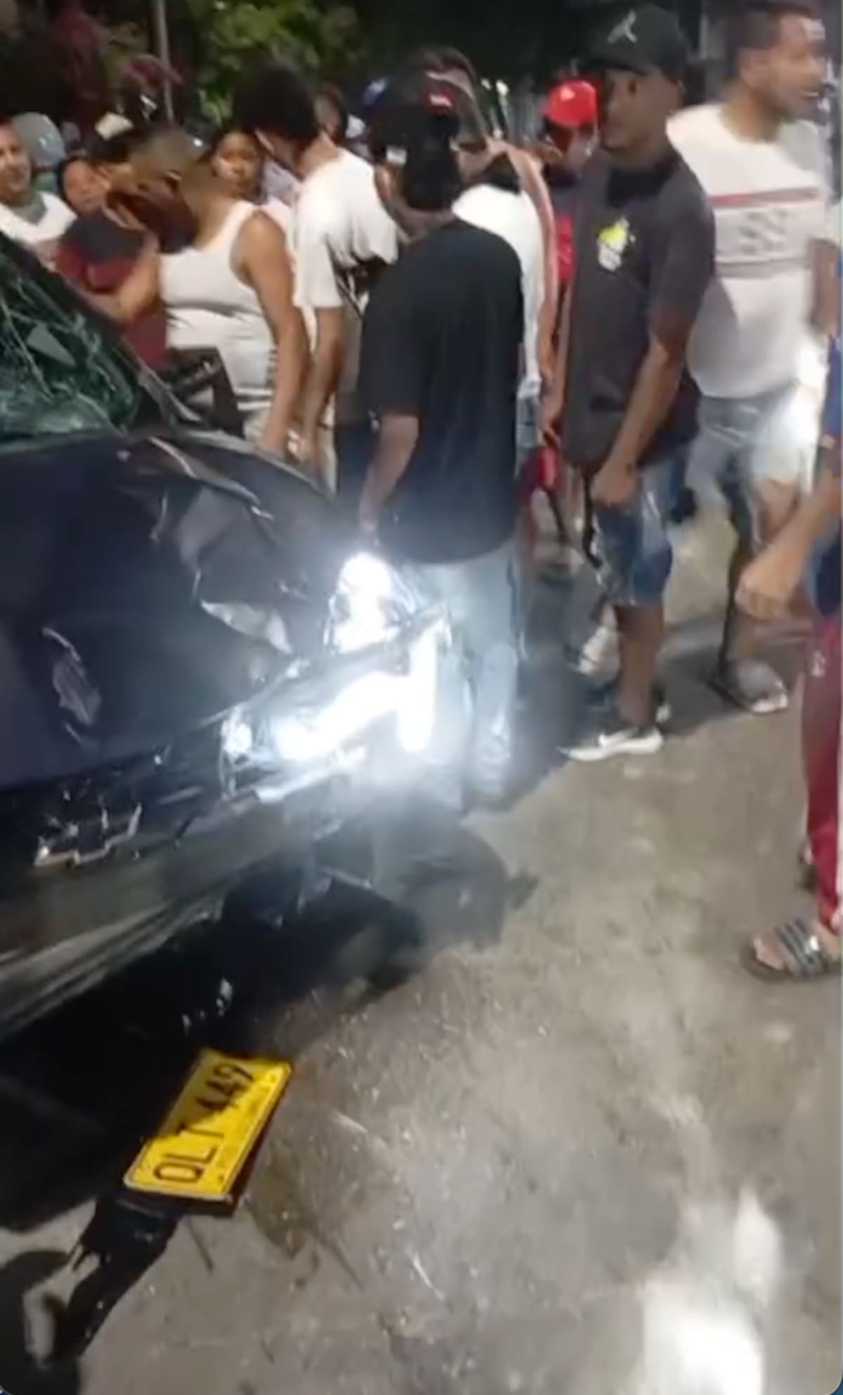 Los vecinos del sector detuvieron el vehículo para que el conductor no huyera del lugar.//Cortesía Red de Cooperantes.