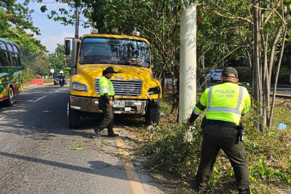 ¡Valiente reacción! Policías evitaron tragedia con camión sin frenos en Turbaco