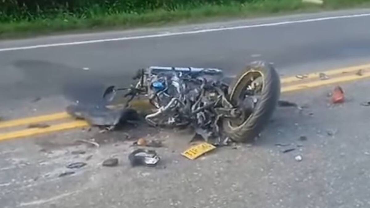 Así quedó la moto que era conducida por la víctima mortal, que se dirigía con sentido a Barranquilla.