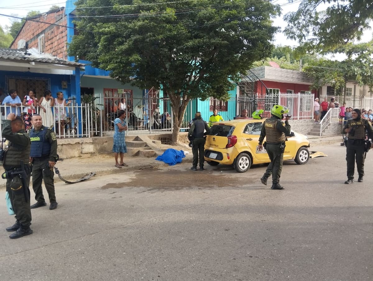 El accidente sucedió en la vía principal del barrio La María, sector Los Corales.