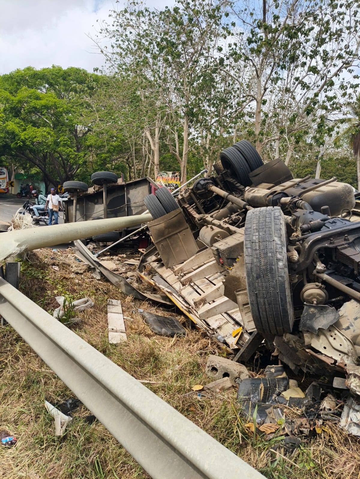 Fuerte accidente de tránsito en la Troncal de Occidente, en Turbaco. // FOTO: CORTESÍA
