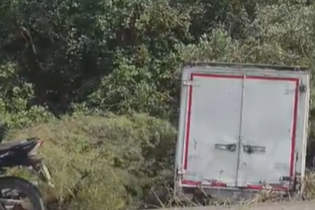 Video: choque en la Troncal del Caribe entre furgón y una moto dejó 2 fallecidos