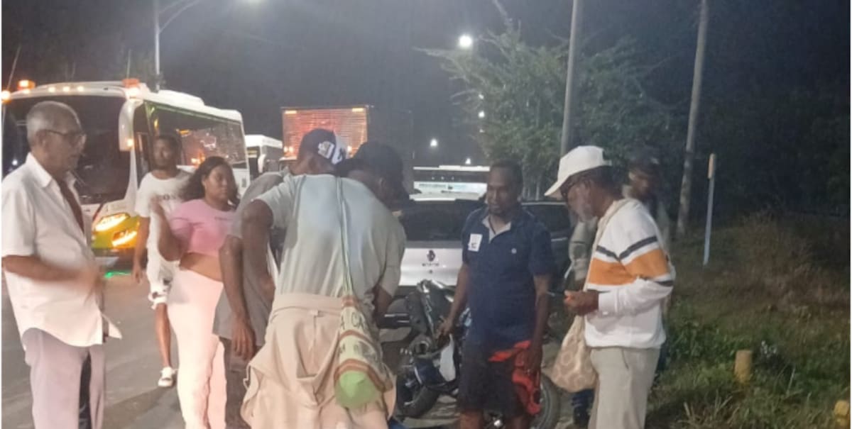 Un muerto y un herido dejó un fuerte accidente de tránsito que ocurrió en la noche de este jueves, 5 de marzo, frente a la empresa Atunes de Colombia.