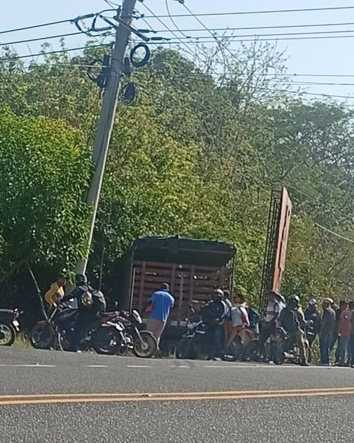 Accidente en la Vía del Mar. Foto tomada del medio de comunicación La Gente de Galerazamba.