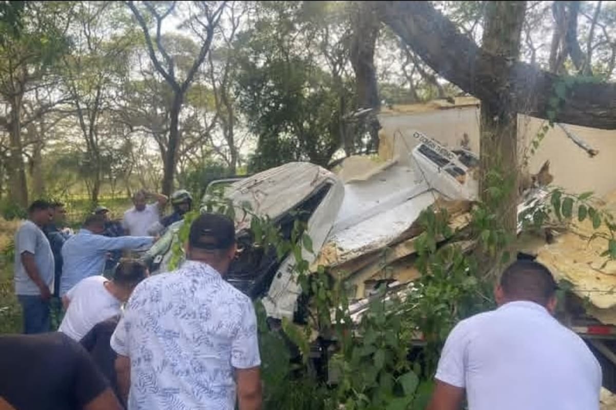 Furgón se salió de la vía Turbaco-Arjona: hay heridos