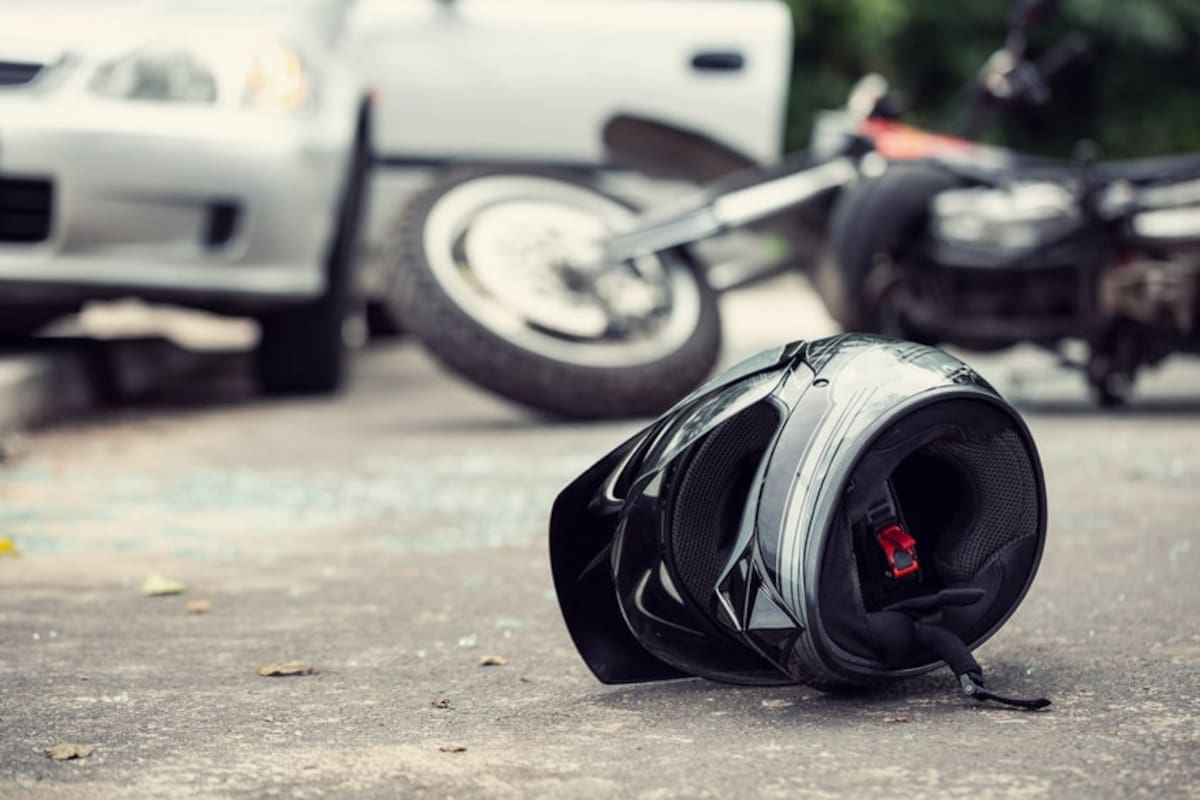 Adulta mayor murió tras ser arrollada en Medellín; comunidad quemó la moto