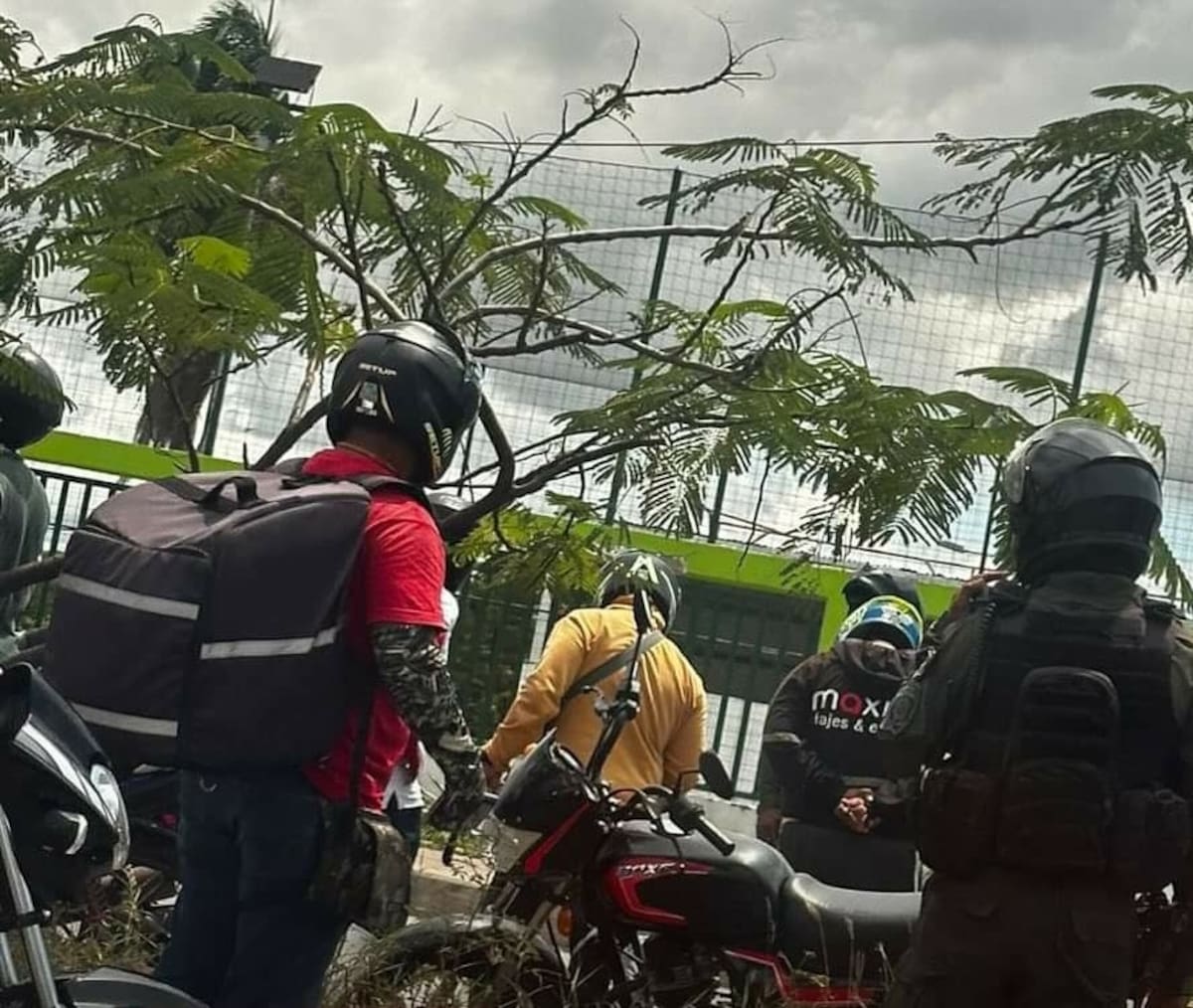 El accidente ocurrió frente al centro recreacional Napoleón Perea.