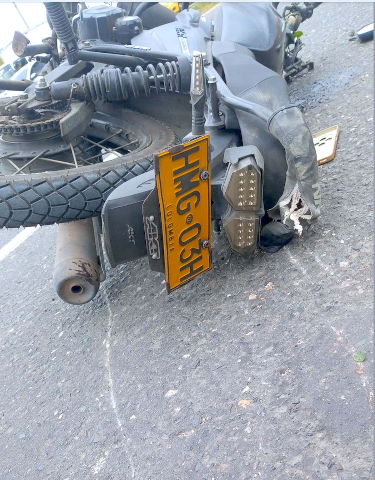 En esta motocicleta se desplazaba William Roberto Rivera Martínez cuando transitaba por la vía La Cordialidad a la altura del municipio de Galapa, Atlántico.// Cortesía Red de Cooperantes.