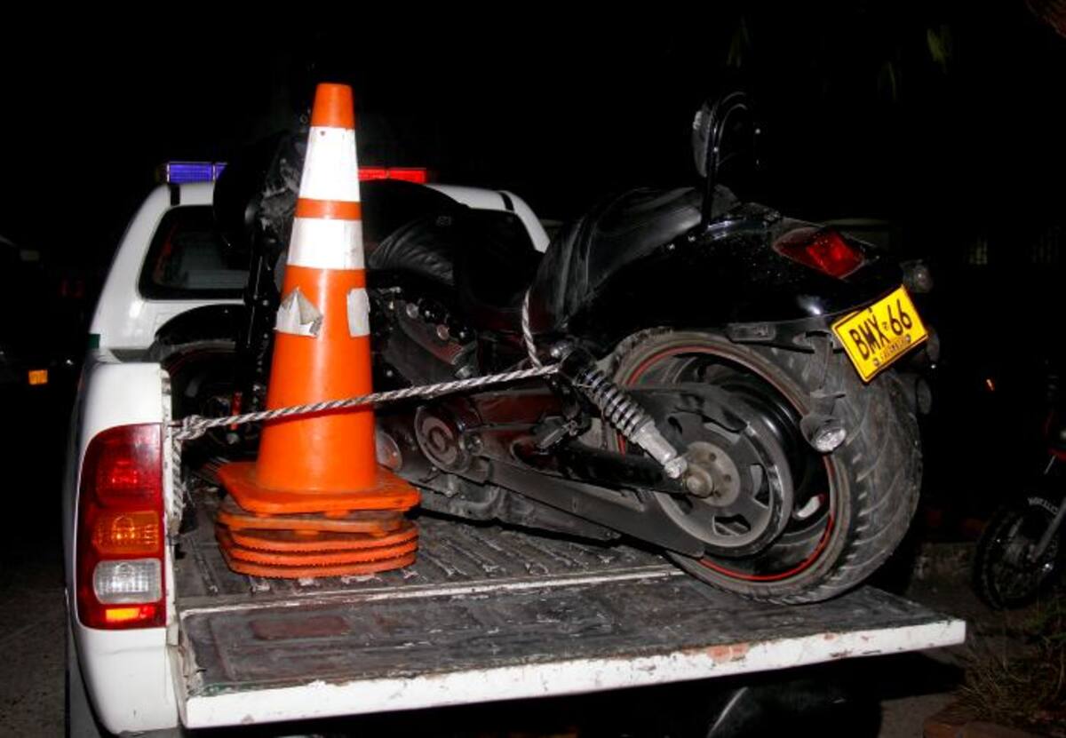 El accidente ocurrió cerca al corregimiento de Lomita Arena, Bolívar, cuando la motocicleta Harley-Davidson en la que viajaban dos personas impactó a un animal silvestre y perdió el control. KAILLINE GIRALDO-EL UNIVERSAL