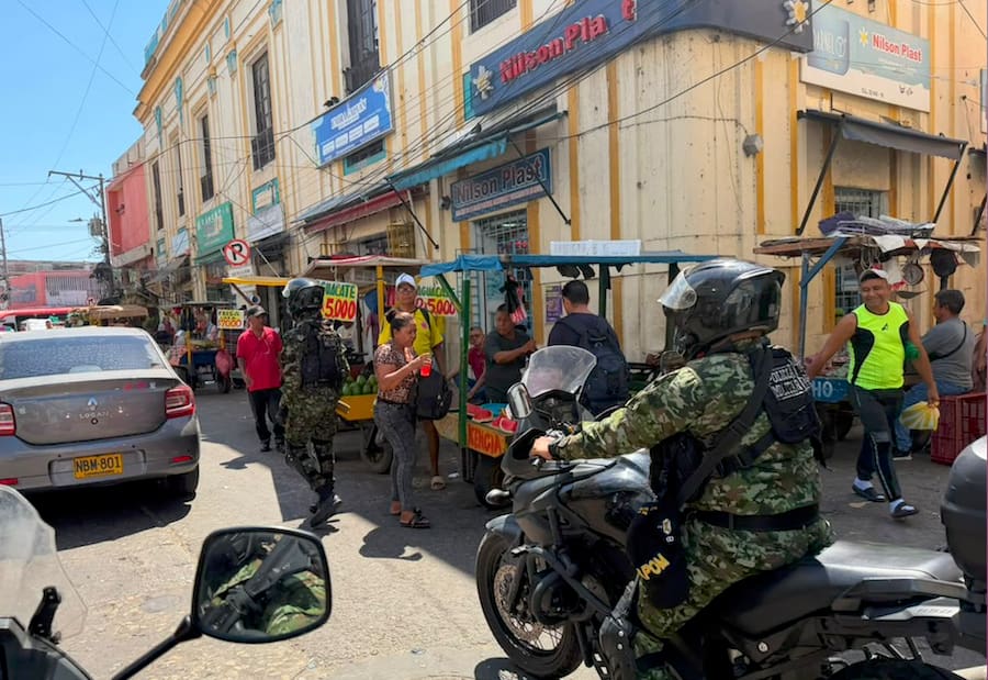 Acompañamiento preventivo de Policía y Ejército al comercio en Barranquilla