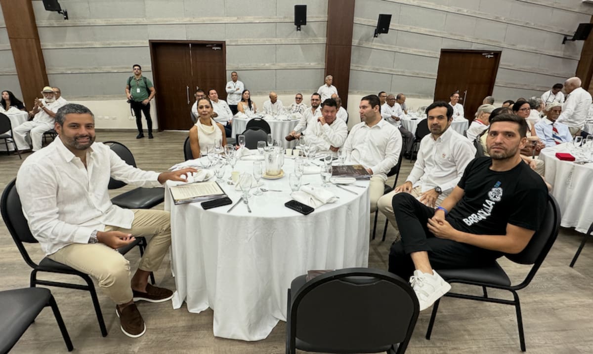 Estéfano González, presidente de la Asamblea; Erika Fontalvo, directora de El Heraldo; Guillermo Cepeda Osorio, de Equinorte; Selmen Arana Cano, Senador de la República; Iván Urquijo, director de Indeportes Atlántico; y Mauricio Trujillo, secretario distrital de Deportes.//El Universal.