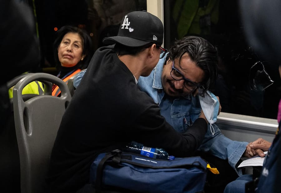 El emotivo reencuentro de Beto Coral con su familia que regresó a Colombia