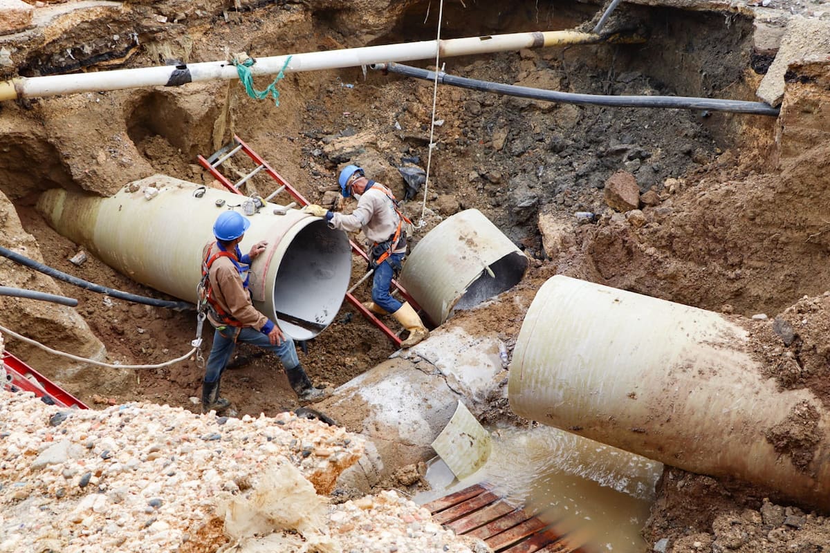 Una tubería en Henequén se rompió y dejó a varios barrios sin agua. // Foto: Cortesía.
