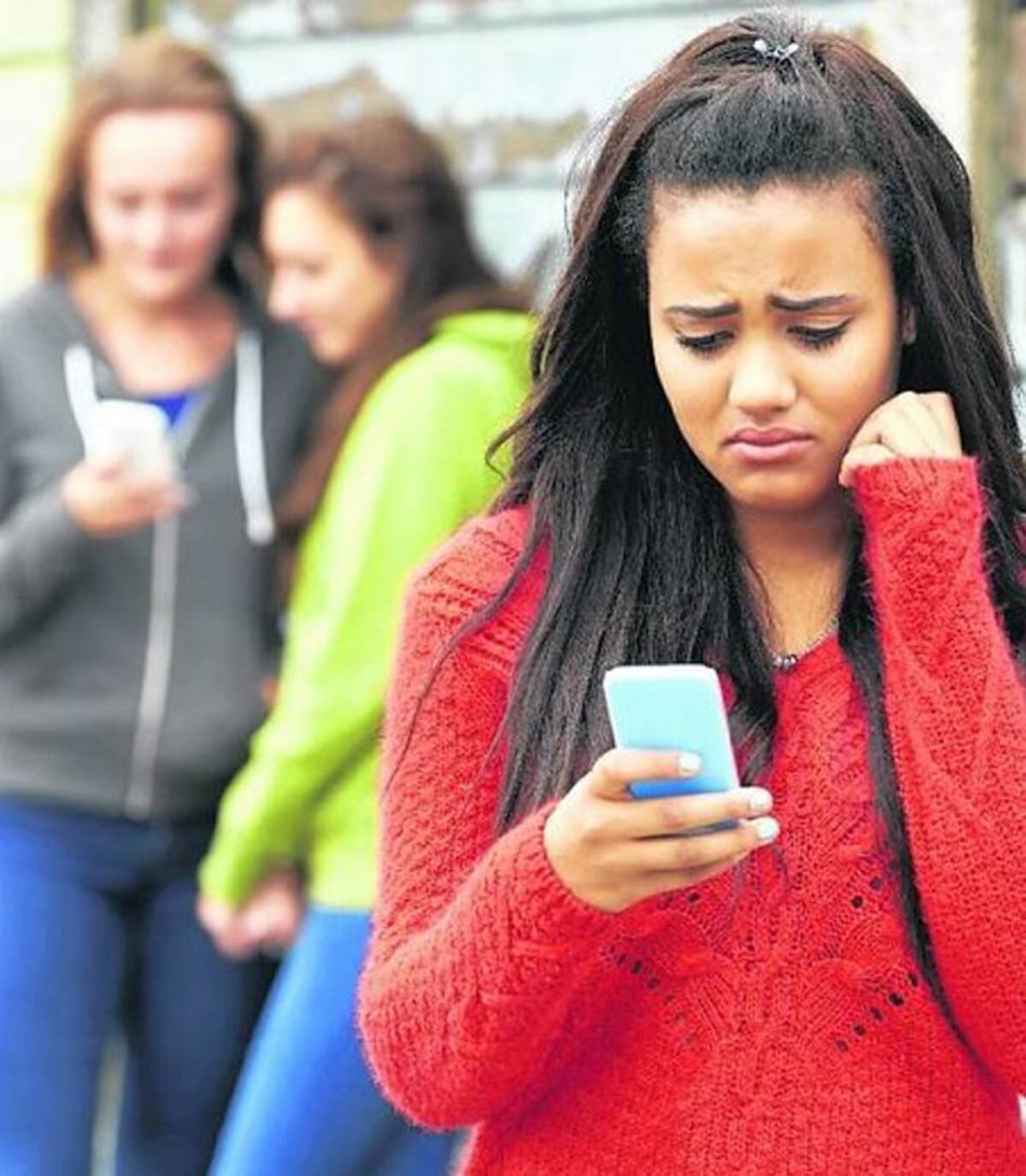 Las App anónima son peligrosas porque se presta para que personas mal intencionadas le hagan matoneo a otras o las induzcan a conductas irregulares.