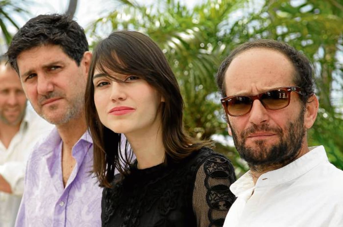 Los actores Adolfo Jimenez Castro (a la izquierda), Nathalia Acevedo y el director Carlos Reygadas. AP