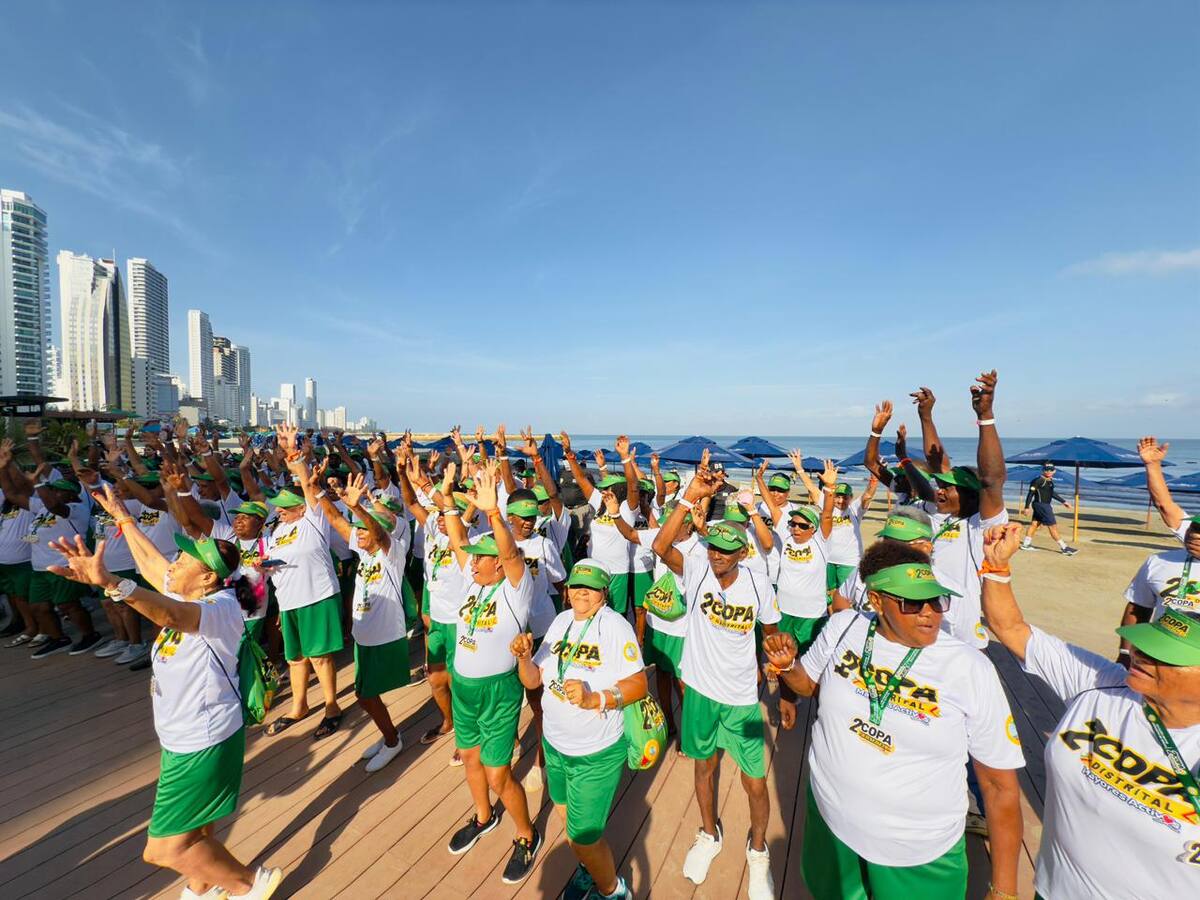 Actividades y recreación con adultos mayores en Playa 5 // Foto: cortesía.