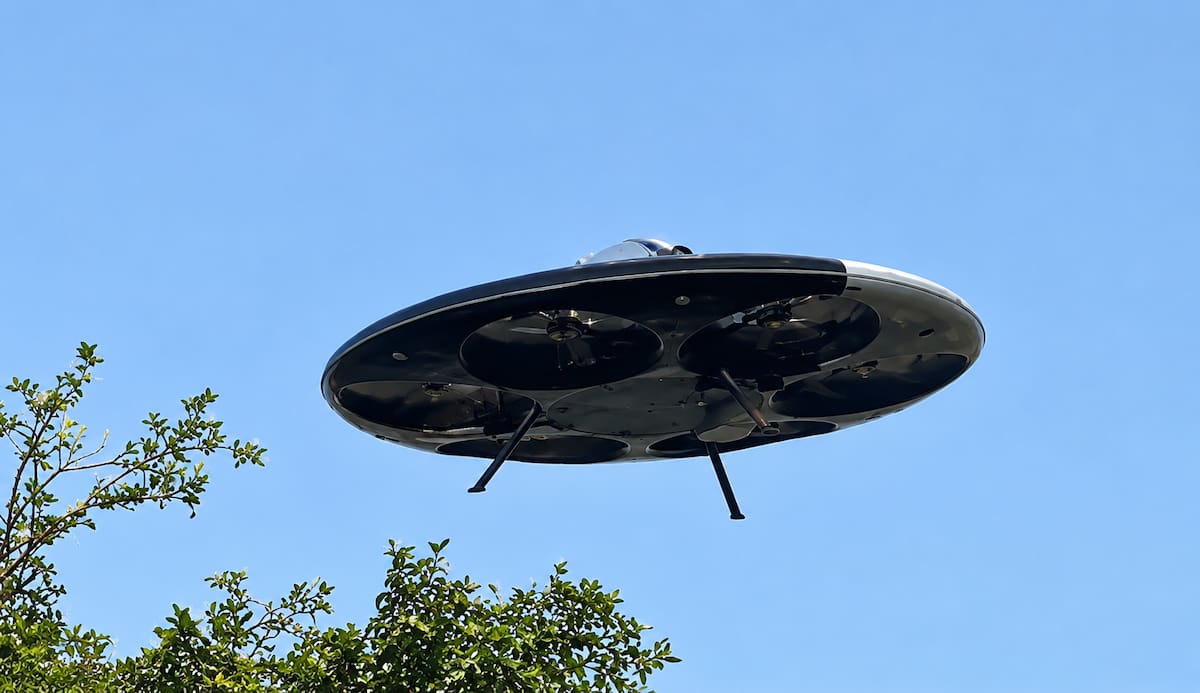 Empresa china puso en venta una aeronave en forma de platillo volador. // Foto: captura de video - Mejorada con IA (ChatGPT).