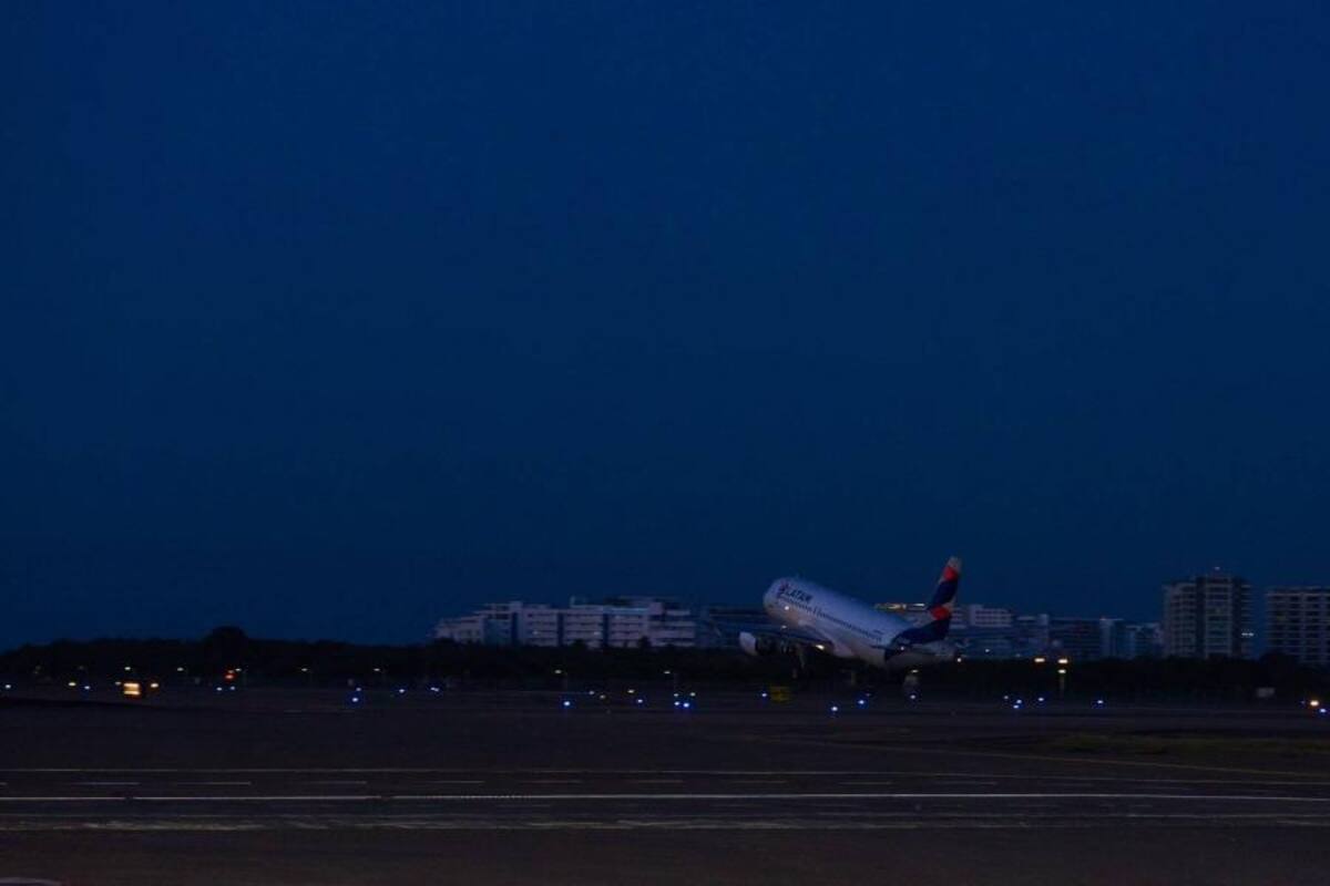 Reportan falla en el circuito de luces de pista del Aeropuerto Rafael Núñez