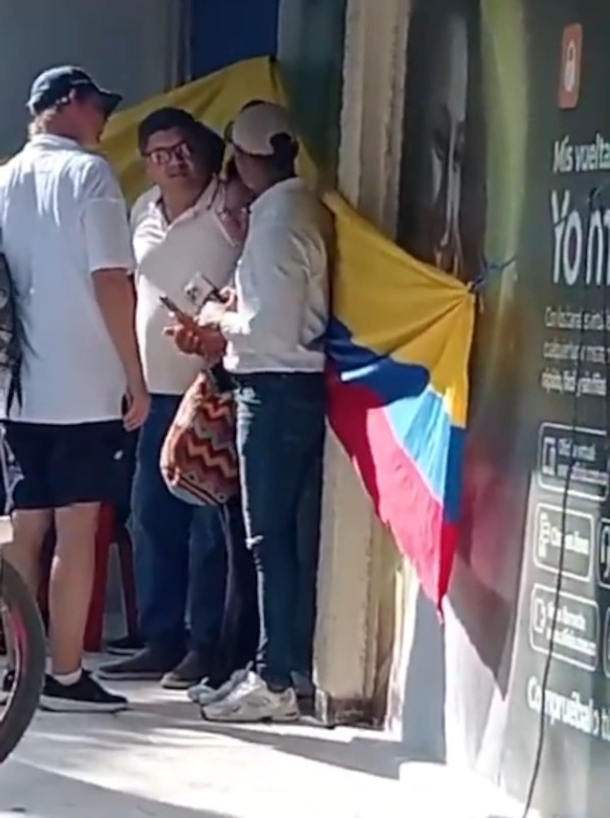 Se registra un plantón en las oficinas de Afinia sector Rubí, el alcalde solicita respuesta inmediata a los usuarios // Foto: imagen tomada del vídeo publicado por @ordimar.