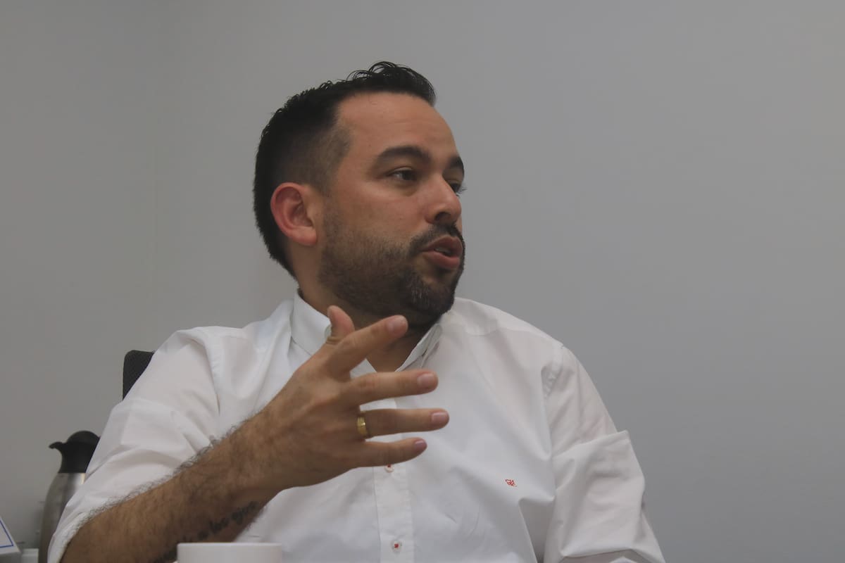Diego Palma Egea, agente especial de Air-e. // Foto Julio Castaño