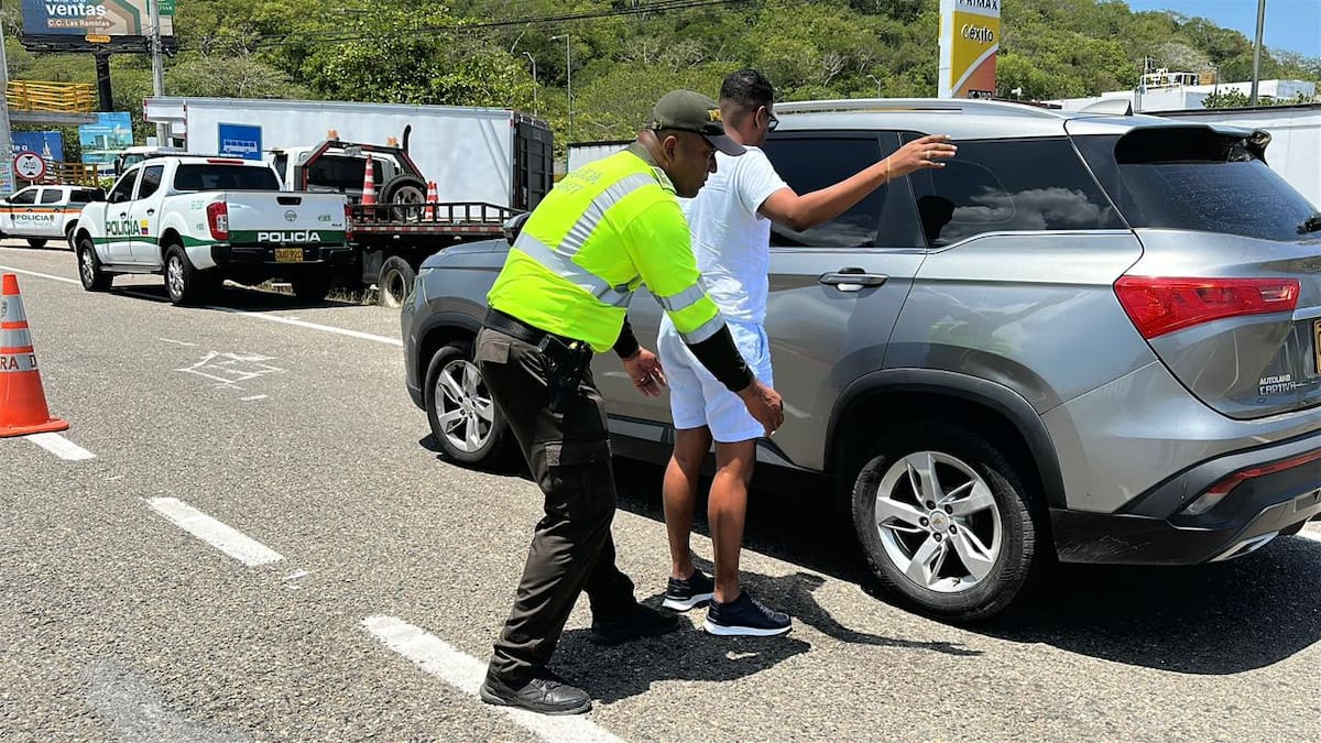 Agentes de la Policía Nacional se desplegaron en Cartagena durante la Semana Santa para garantizar el orden público. // Foto: cortesía - Policía Nacional