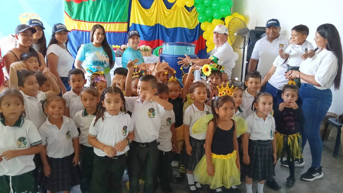 Instalación de filtro de agua en la Institución Educativa Técnica Agropecuaria Vicente Hondarza, sede preescolar Los Querubines, municipio de Morales. // Foto: Cortesía.