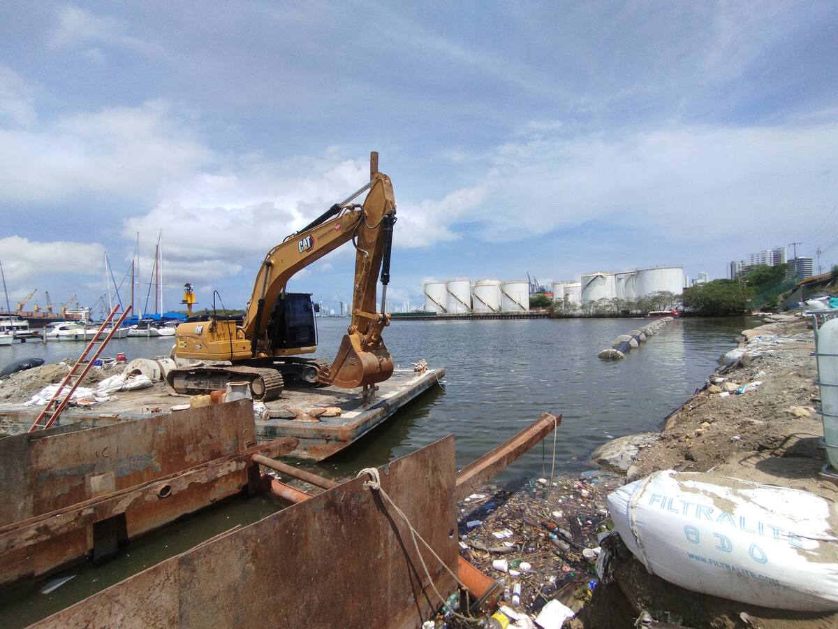 Comunidades expresan sus molestias por las labores en este sector de Cartagena. // Foto: Oscar Diaz.