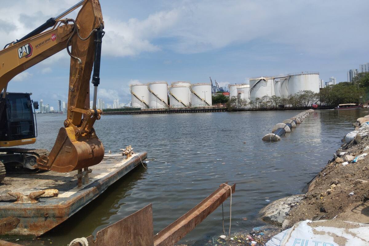 Aguas de Cartagena explica obras junto al puente de Bazurto tras quejas
