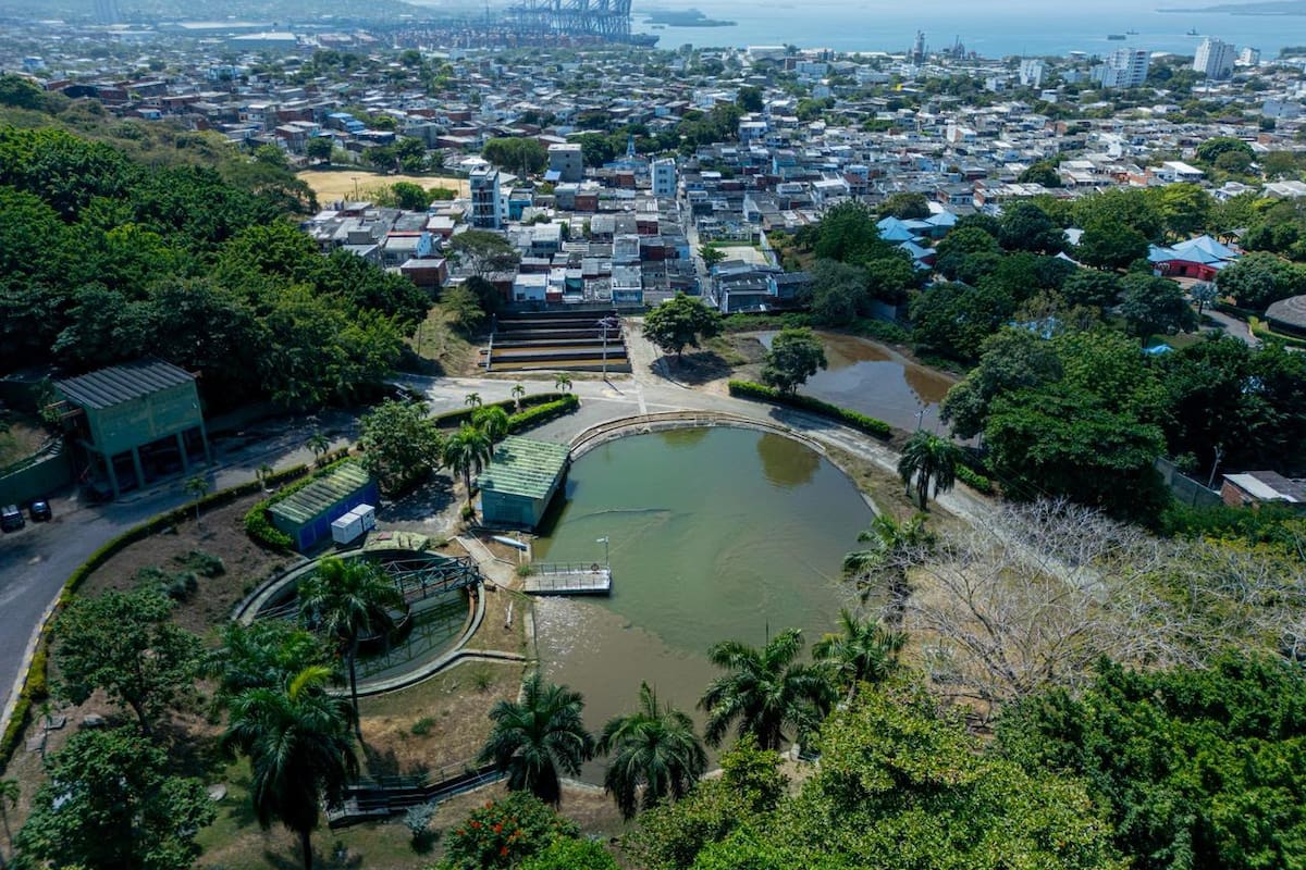 Aguas de Cartagena completa reparación de tubería en la vía a Mamonal
