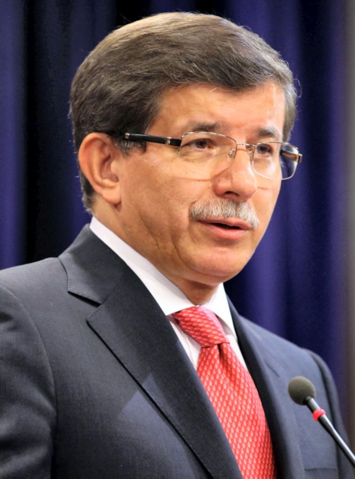 Ahmet Davutoglu, ministro turco de Relaciones Exteriores AP