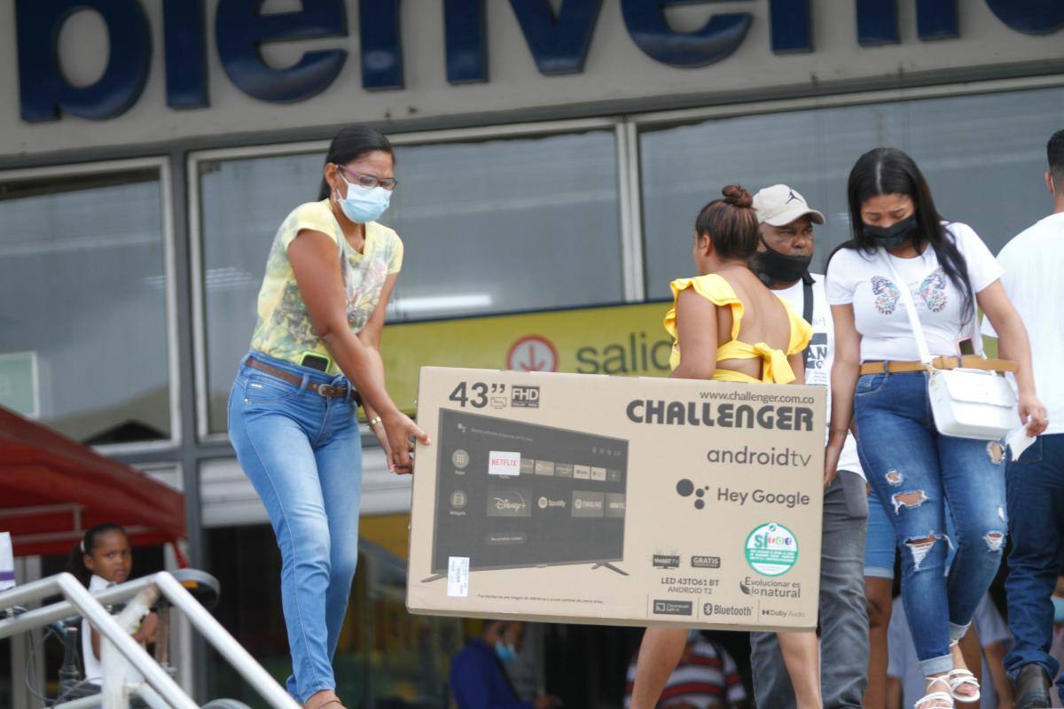 Comerciantes celebran la continuidad de los ‘días sin IVA’ en Colombia