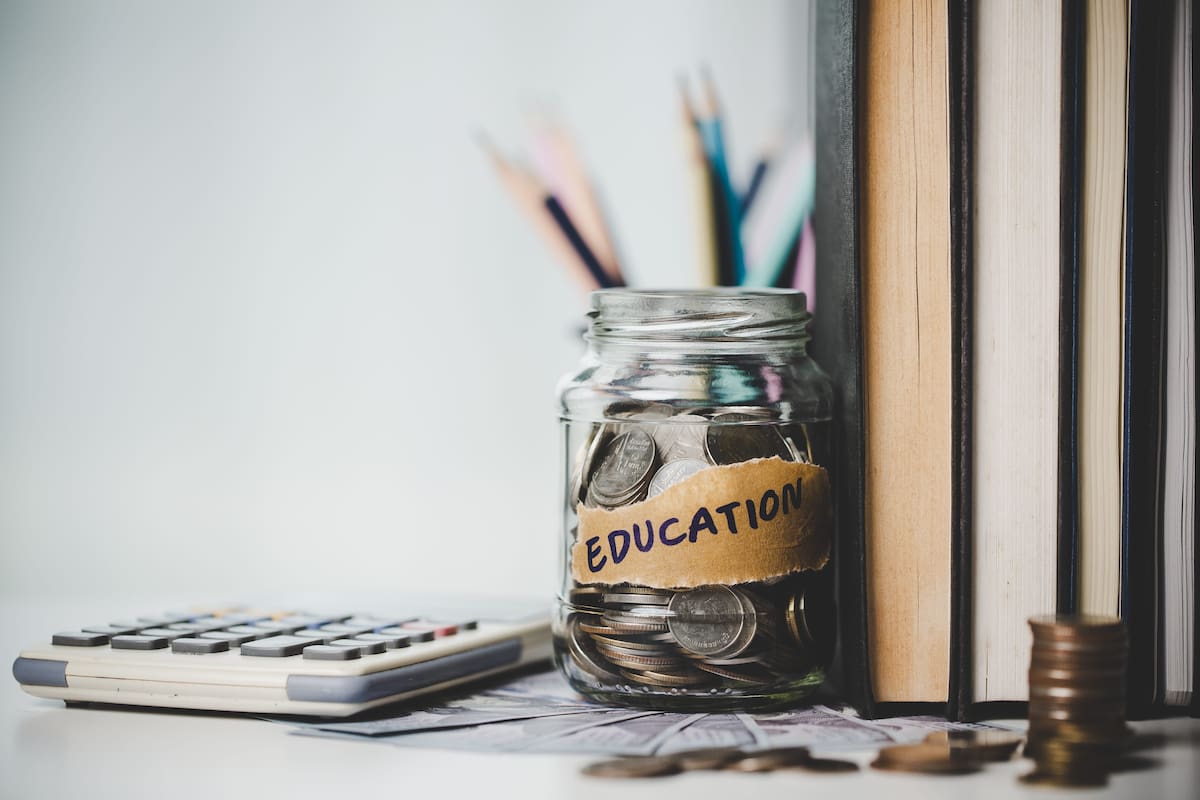 Antes de iniciar la etapa de educación superior debes tener en cuenta los costos de inscripción y matriculas semestrales. // Foto 123rf.