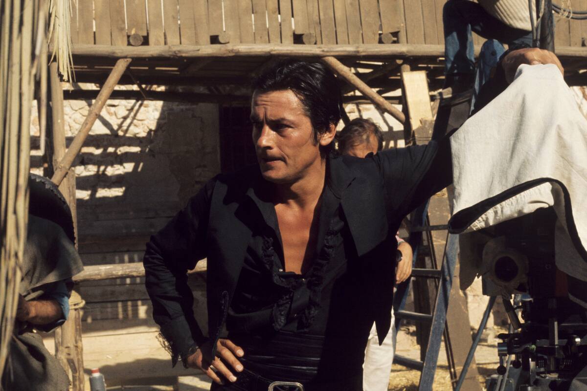 El actor Alain Delon fue enterrado en su propia residencia