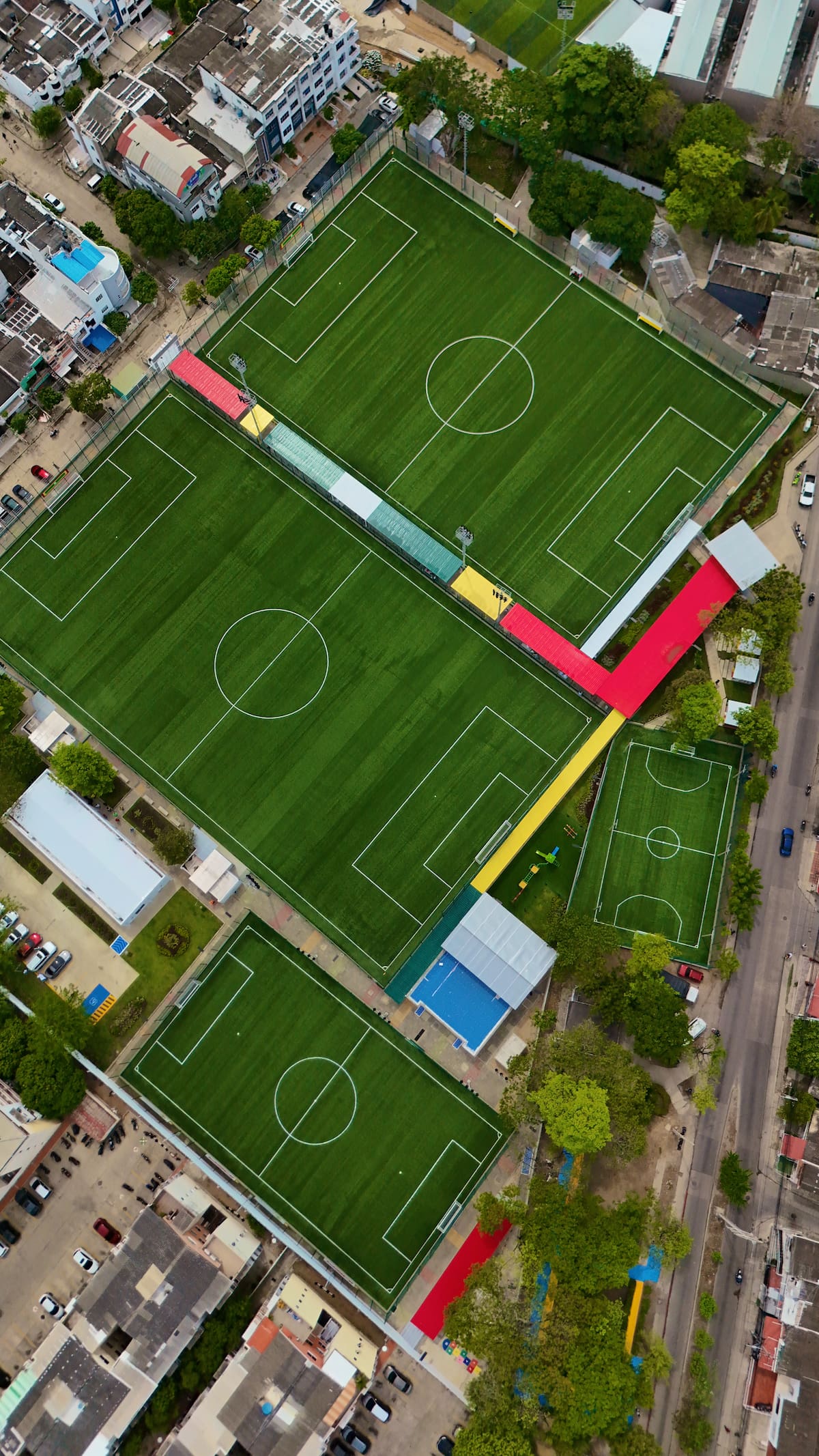 Más de 20.000 niños y niñas se beneficiarán de las obras de mejoramiento en el Templo del Fútbol Menor: Alameda La Victoria. // Foto Drone: Jorge Díaz - El Universal.