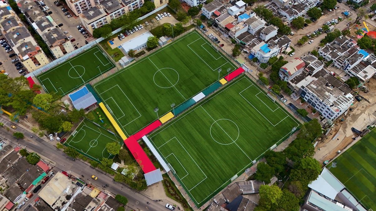 Más de 20.000 niños y niñas se beneficiarán de las obras de mejoramiento en el Templo del Fútbol Menor: Alameda La Victoria. // Foto Drone: Jorge Díaz - El Universal.